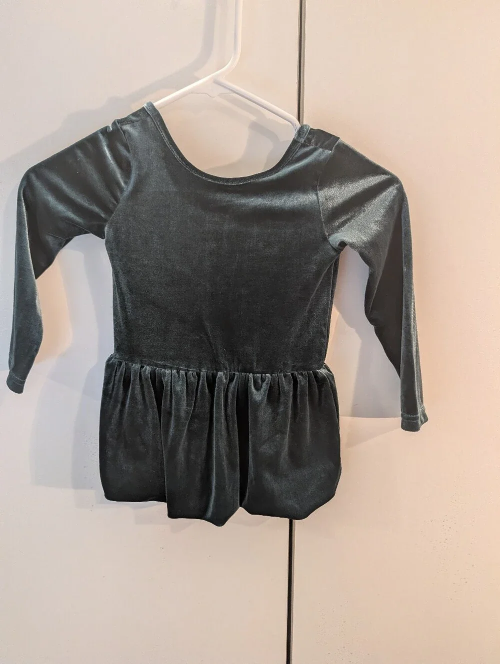 Children's Place 3T Velvet Long Sleeve Peplum Top in Deep Green NWT
